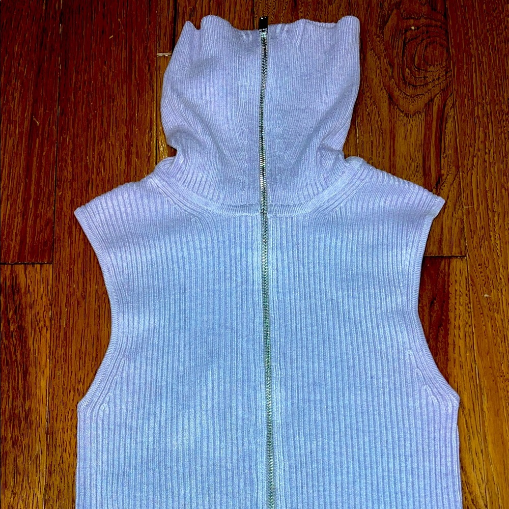 UO Talia Zip-Front Sleeveless - Picture 2 of 5